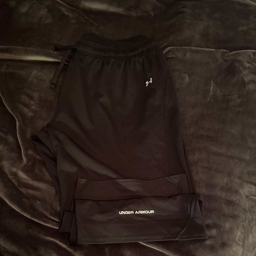 Under Armour Black Performance Crops